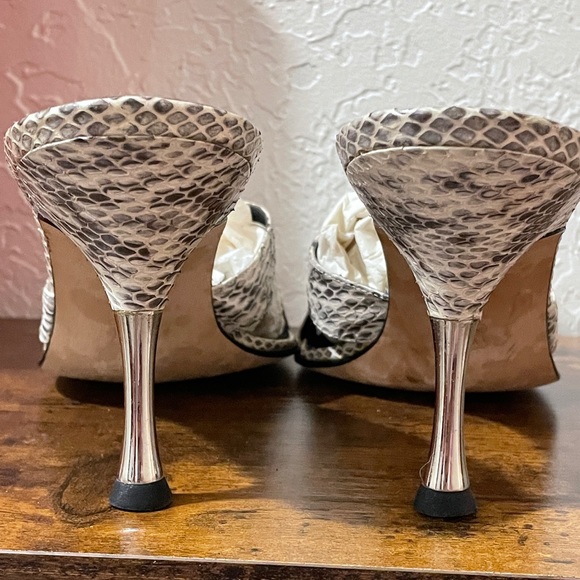 Vaneli Snakeskin Heels w/ Silver Metal Heel Sz. 9.5 - Picture 8 of 8